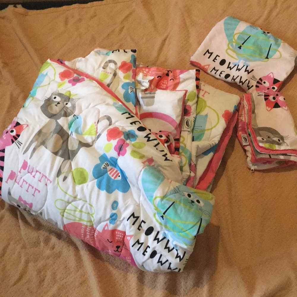 The CUTEST Kitty Comforter set! Full/ Double.